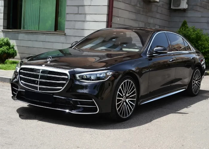 Mercedes S550 Sedan.